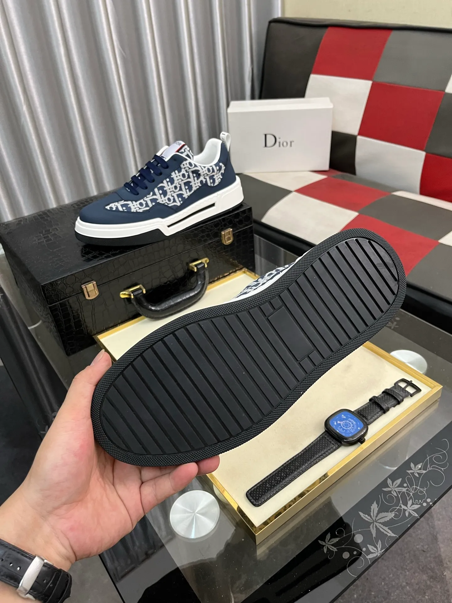 Men's men's shoes 💰420⌚️⌚️[Dior] 25ss new product B01 moral training shoes. The toe size design is a bit wider. The upper foot comfort is perfect. The threads are beautiful. Perfectly adaptable to trousers. Decorated with various classic details. Ideal for daily styling. Can be matched with various casual items to create exquisite looks. Fabric: First layer cowhide/lining sheepskin TPU original outsole Code number: 38-443️⃣Colors available